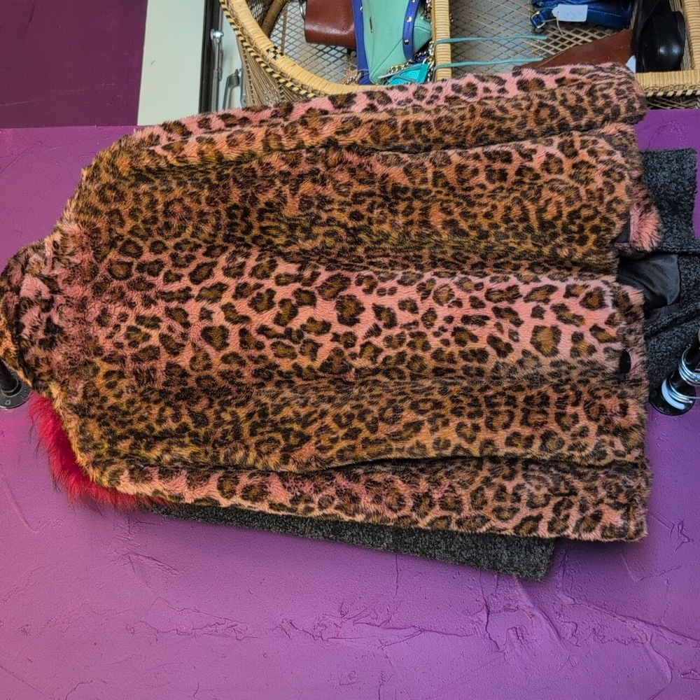 Pink Leopard Unreal Fur - Picture 4 of 4